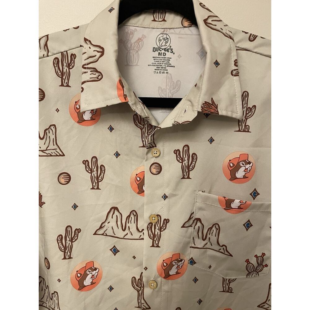 Buc-ee's Men's Western Desert Graphic Print Polyester Button-Up Shirt Beige M